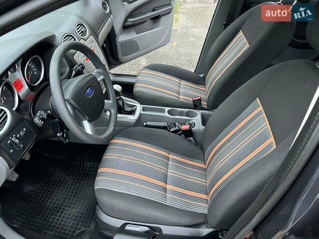 Сірий Форд Фокус, об'ємом двигуна 1.6 л та пробігом 150 тис. км за 5800 $, фото 14 на Automoto.ua