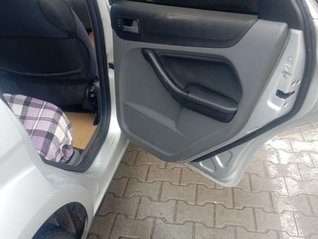 Сірий Форд Фокус, об'ємом двигуна 1.6 л та пробігом 332 тис. км за 6032 $, фото 17 на Automoto.ua