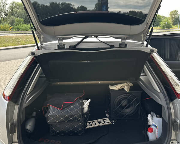 Серый Форд Фокус, объемом двигателя 1.6 л и пробегом 300 тыс. км за 6500 $, фото 15 на Automoto.ua