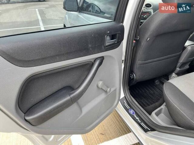 Сірий Форд Фокус, об'ємом двигуна 1.6 л та пробігом 138 тис. км за 5150 $, фото 26 на Automoto.ua