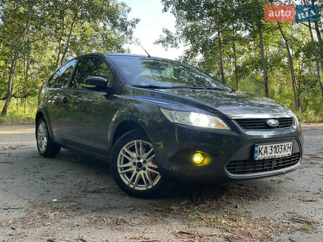 Серый Форд Фокус, объемом двигателя 1.56 л и пробегом 253 тыс. км за 5700 $, фото 1 на Automoto.ua