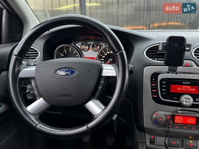 Сірий Форд Фокус, об'ємом двигуна 2 л та пробігом 193 тис. км за 5890 $, фото 9 на Automoto.ua