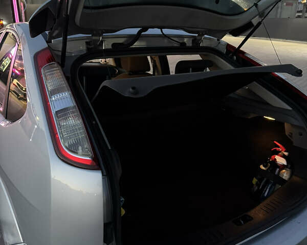 Серый Форд Фокус, объемом двигателя 1.8 л и пробегом 220 тыс. км за 4800 $, фото 30 на Automoto.ua