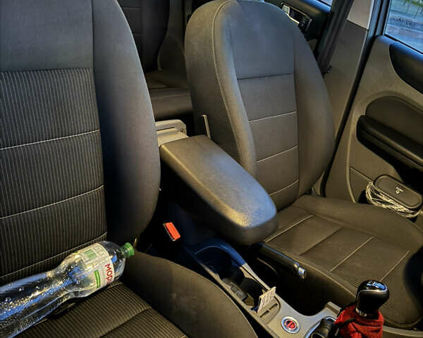 Серый Форд Фокус, объемом двигателя 1.8 л и пробегом 220 тыс. км за 4800 $, фото 31 на Automoto.ua