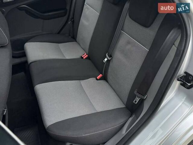 Сірий Форд Фокус, об'ємом двигуна 2 л та пробігом 193 тис. км за 5890 $, фото 21 на Automoto.ua