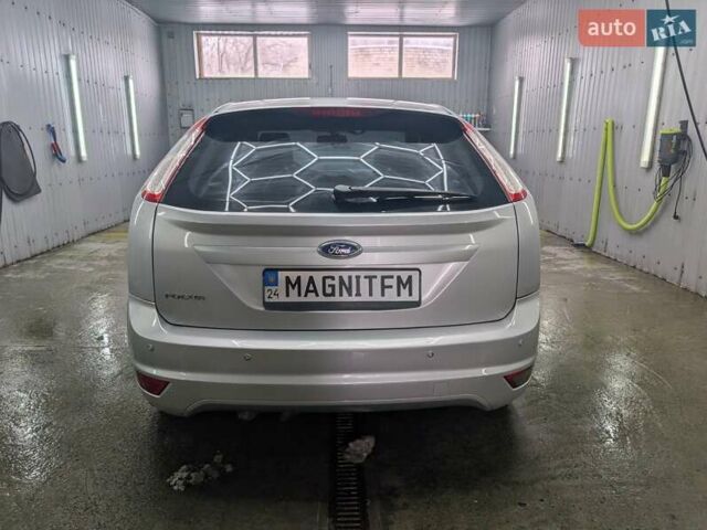 Серый Форд Фокус, объемом двигателя 2 л и пробегом 209 тыс. км за 6500 $, фото 10 на Automoto.ua
