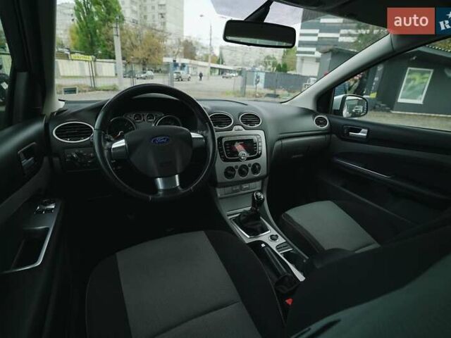 Форд Фокус 2010 в Харькове на Automoto.ua Серый Форд Фокус, объемом двигателя 1.6 л и пробегом 136 тыс. км за 6900 $, фото 14 на Automoto.ua