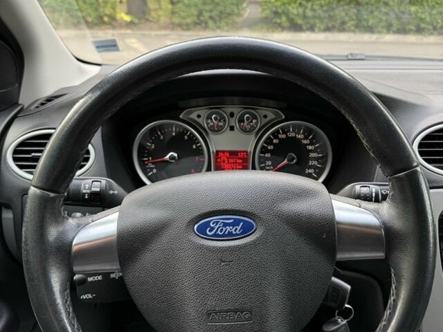 Сірий Форд Фокус, об'ємом двигуна 1.6 л та пробігом 138 тис. км за 6999 $, фото 23 на Automoto.ua