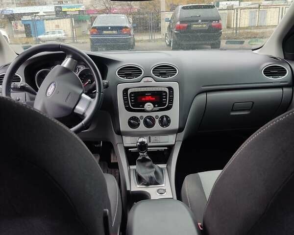 Форд Фокус 2010 в Харькове на Automoto.ua Серый Форд Фокус, объемом двигателя 1.6 л и пробегом 136 тыс. км за 6900 $, фото 6 на Automoto.ua