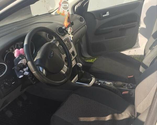 Сірий Форд Фокус, об'ємом двигуна 1.6 л та пробігом 228 тис. км за 6200 $, фото 7 на Automoto.ua