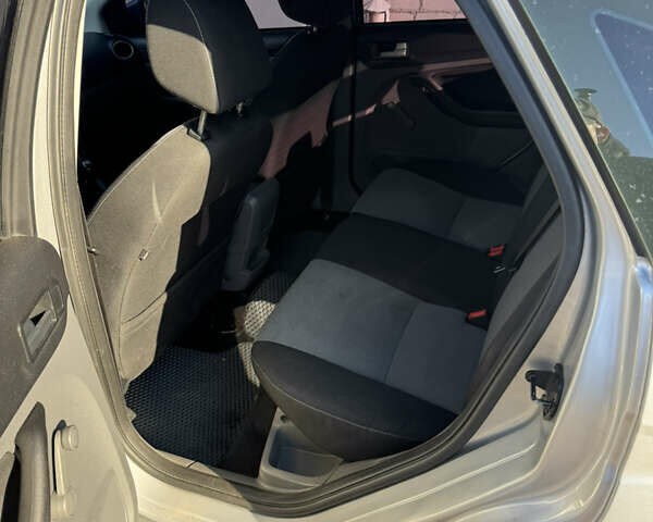 Форд Фокус 2010 в Запорожье на Automoto.ua Серый Форд Фокус, объемом двигателя 1.6 л и пробегом 189 тыс. км за 6499 $, фото 9 на Automoto.ua