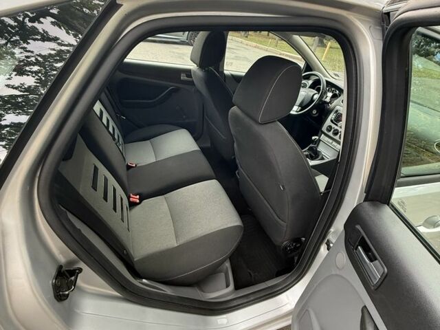 Сірий Форд Фокус, об'ємом двигуна 1.6 л та пробігом 138 тис. км за 6999 $, фото 17 на Automoto.ua