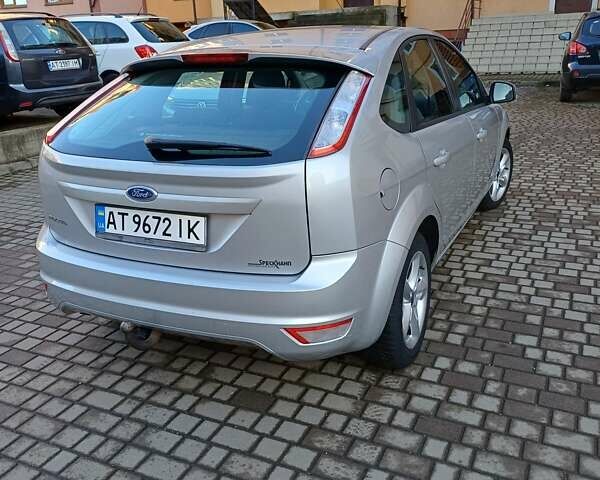 Серый Форд Фокус, объемом двигателя 1.6 л и пробегом 225 тыс. км за 5850 $, фото 1 на Automoto.ua