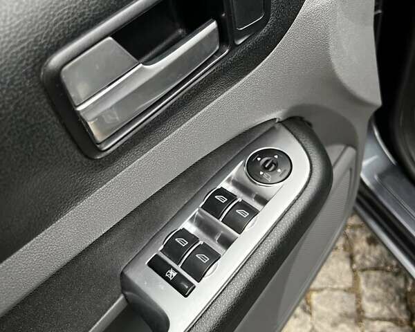 Сірий Форд Фокус, об'ємом двигуна 1.8 л та пробігом 475 тис. км за 5500 $, фото 12 на Automoto.ua