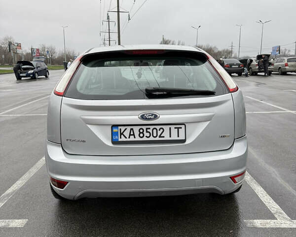 Сірий Форд Фокус, об'ємом двигуна 1.56 л та пробігом 359 тис. км за 4500 $, фото 2 на Automoto.ua