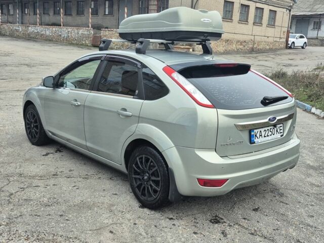 Серый Форд Фокус, объемом двигателя 2 л и пробегом 185 тыс. км за 7400 $, фото 2 на Automoto.ua