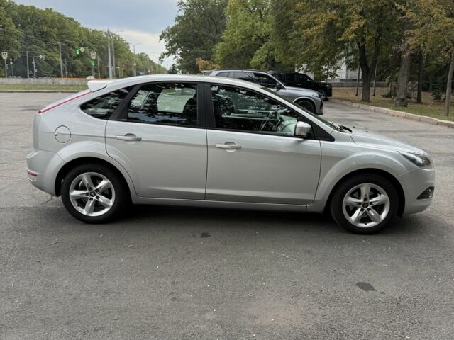 Сірий Форд Фокус, об'ємом двигуна 1.6 л та пробігом 138 тис. км за 6999 $, фото 3 на Automoto.ua