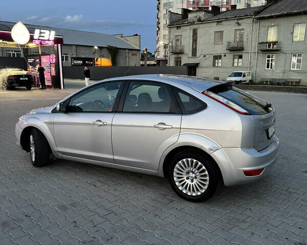 Серый Форд Фокус, объемом двигателя 1.8 л и пробегом 220 тыс. км за 4800 $, фото 1 на Automoto.ua