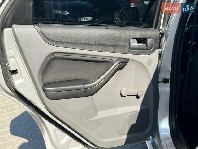 Серый Форд Фокус, объемом двигателя 1.6 л и пробегом 331 тыс. км за 5790 $, фото 25 на Automoto.ua