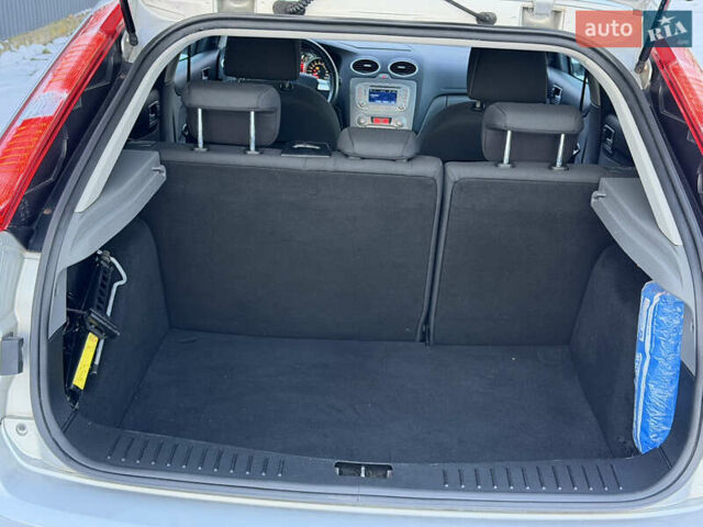 Сірий Форд Фокус, об'ємом двигуна 1.8 л та пробігом 150 тис. км за 6300 $, фото 27 на Automoto.ua