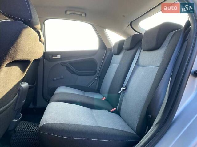 Серый Форд Фокус, объемом двигателя 1.6 л и пробегом 218 тыс. км за 4990 $, фото 14 на Automoto.ua