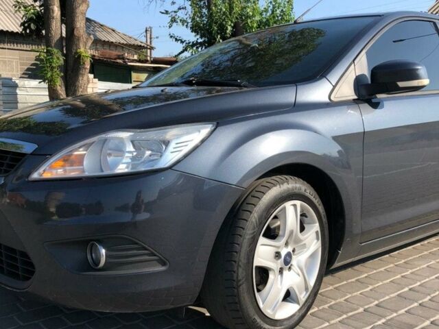 Сірий Форд Фокус, об'ємом двигуна 1.6 л та пробігом 136 тис. км за 7500 $, фото 6 на Automoto.ua