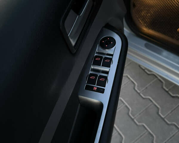 Серый Форд Фокус, объемом двигателя 1.8 л и пробегом 220 тыс. км за 4800 $, фото 17 на Automoto.ua