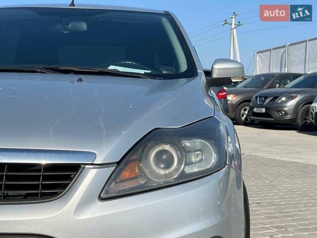 Серый Форд Фокус, объемом двигателя 1.6 л и пробегом 331 тыс. км за 5790 $, фото 12 на Automoto.ua