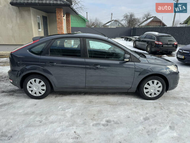 Серый Форд Фокус, объемом двигателя 1.6 л и пробегом 97 тыс. км за 5300 $, фото 16 на Automoto.ua