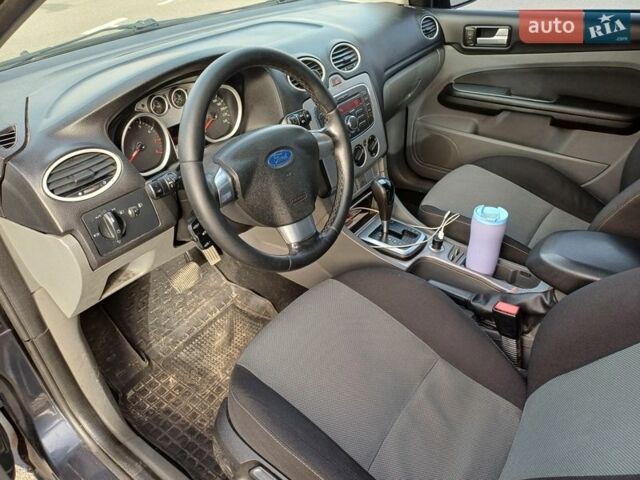 Серый Форд Фокус, объемом двигателя 1.6 л и пробегом 331 тыс. км за 3700 $, фото 2 на Automoto.ua