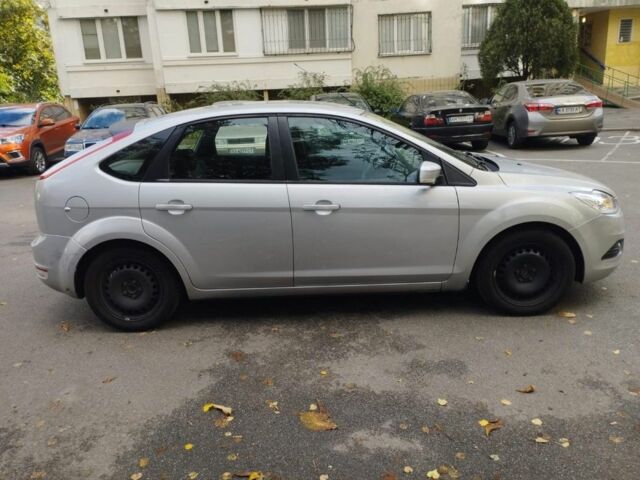 Серый Форд Фокус, объемом двигателя 1.6 л и пробегом 218 тыс. км за 5199 $, фото 1 на Automoto.ua