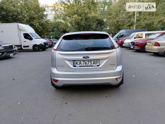 Сірий Форд Фокус, об'ємом двигуна 1.6 л та пробігом 111 тис. км за 7200 $, фото 2 на Automoto.ua