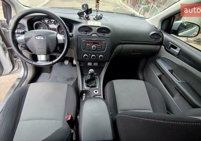 Сірий Форд Фокус, об'ємом двигуна 1.6 л та пробігом 163 тис. км за 5400 $, фото 30 на Automoto.ua