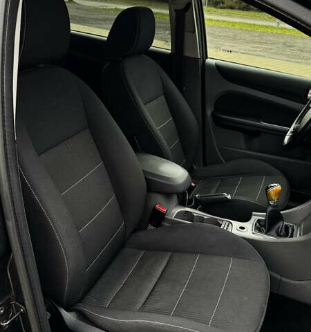 Серый Форд Фокус, объемом двигателя 1.8 л и пробегом 336 тыс. км за 5000 $, фото 10 на Automoto.ua