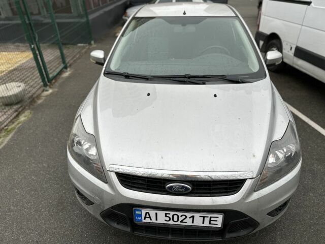 Серый Форд Фокус, объемом двигателя 1.6 л и пробегом 211 тыс. км за 5000 $, фото 1 на Automoto.ua