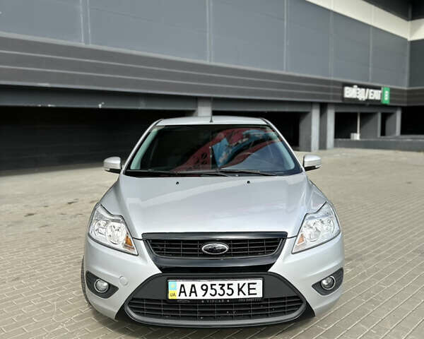 Серый Форд Фокус, объемом двигателя 1.6 л и пробегом 300 тыс. км за 6500 $, фото 10 на Automoto.ua