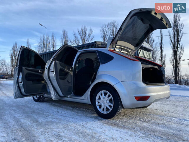 Серый Форд Фокус, объемом двигателя 1.6 л и пробегом 186 тыс. км за 4999 $, фото 21 на Automoto.ua