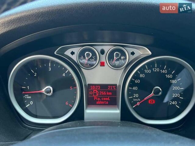 Серый Форд Фокус, объемом двигателя 1.6 л и пробегом 331 тыс. км за 5790 $, фото 33 на Automoto.ua