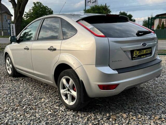 Серый Форд Фокус, объемом двигателя 1.6 л и пробегом 184 тыс. км за 6500 $, фото 3 на Automoto.ua