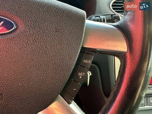 Серый Форд Фокус, объемом двигателя 2 л и пробегом 267 тыс. км за 5990 $, фото 18 на Automoto.ua