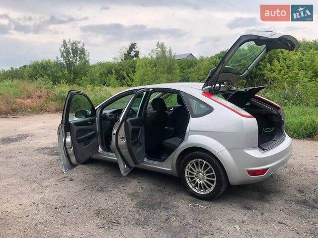 Сірий Форд Фокус, об'ємом двигуна 1.6 л та пробігом 127 тис. км за 5999 $, фото 11 на Automoto.ua