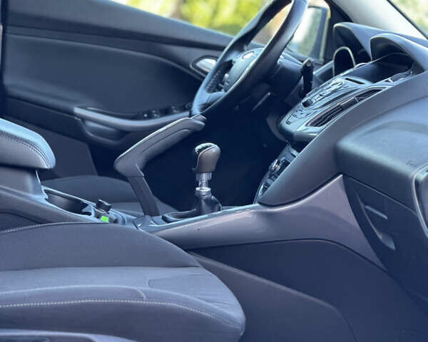 Сірий Форд Фокус, об'ємом двигуна 1.6 л та пробігом 235 тис. км за 7450 $, фото 53 на Automoto.ua