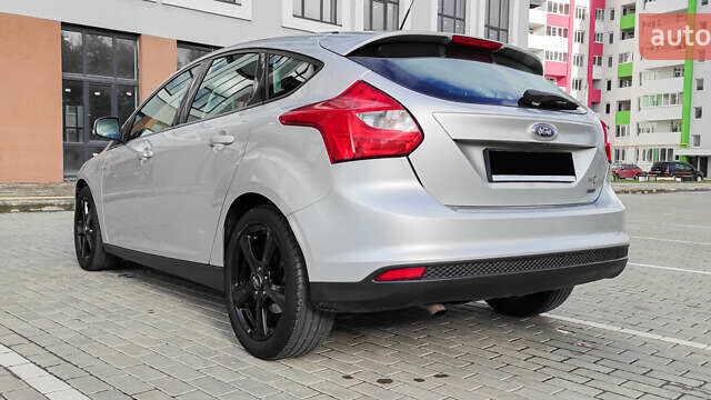 Серый Форд Фокус, объемом двигателя 1.6 л и пробегом 252 тыс. км за 7500 $, фото 3 на Automoto.ua