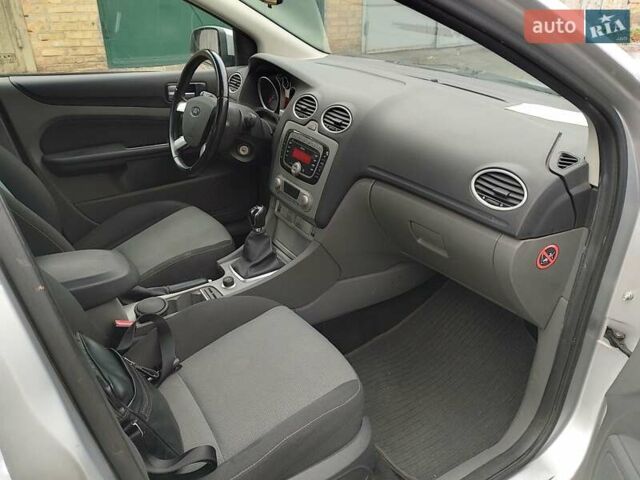 Сірий Форд Фокус, об'ємом двигуна 2 л та пробігом 267 тис. км за 5390 $, фото 10 на Automoto.ua