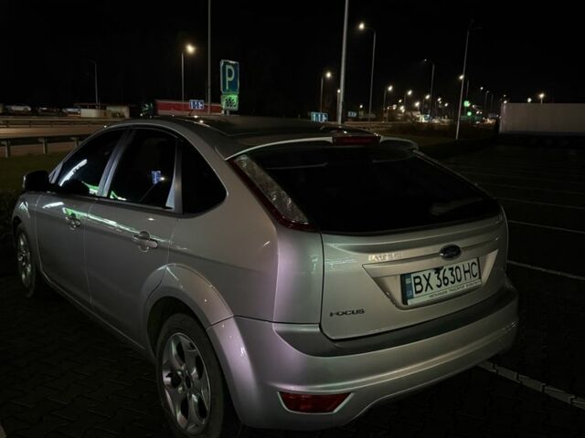 Серый Форд Фокус, объемом двигателя 1.6 л и пробегом 275 тыс. км за 6400 $, фото 1 на Automoto.ua