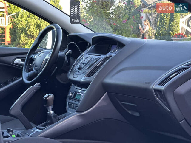 Сірий Форд Фокус, об'ємом двигуна 1.6 л та пробігом 235 тис. км за 7450 $, фото 54 на Automoto.ua