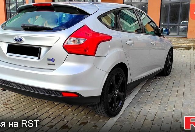 Сірий Форд Фокус, об'ємом двигуна 1.6 л та пробігом 252 тис. км за 7200 $, фото 1 на Automoto.ua