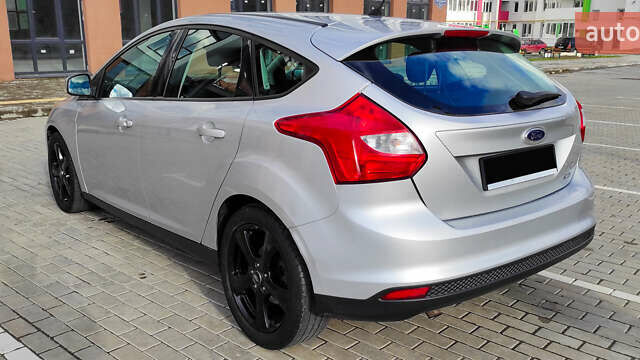 Серый Форд Фокус, объемом двигателя 1.6 л и пробегом 252 тыс. км за 7500 $, фото 2 на Automoto.ua