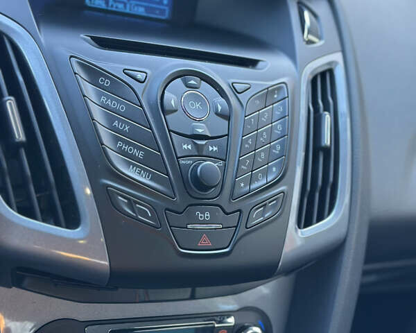 Сірий Форд Фокус, об'ємом двигуна 1.6 л та пробігом 235 тис. км за 7450 $, фото 63 на Automoto.ua