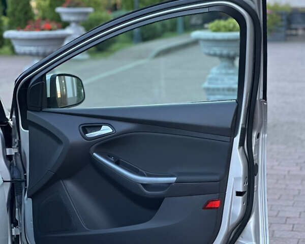 Сірий Форд Фокус, об'ємом двигуна 1.6 л та пробігом 235 тис. км за 7450 $, фото 57 на Automoto.ua